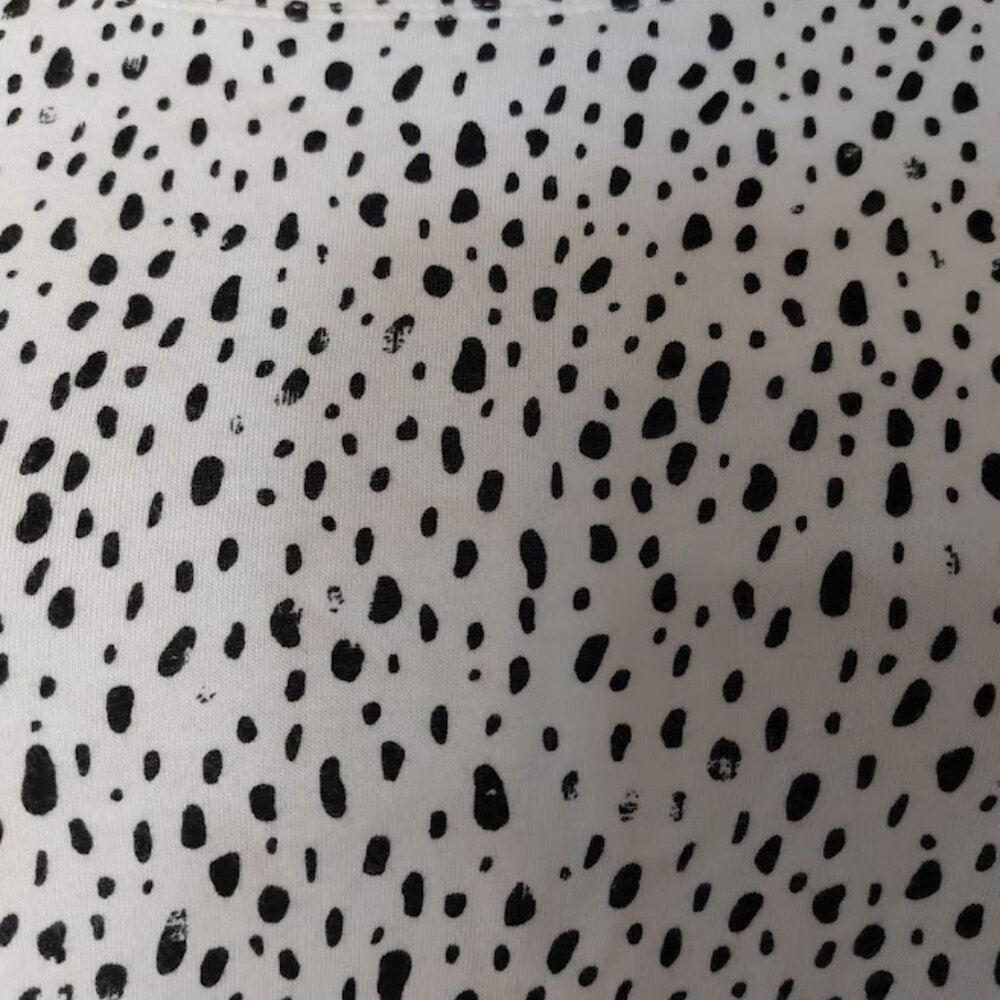 Black And White Printed T-Shirt Size 1X - Picture 2 of 2